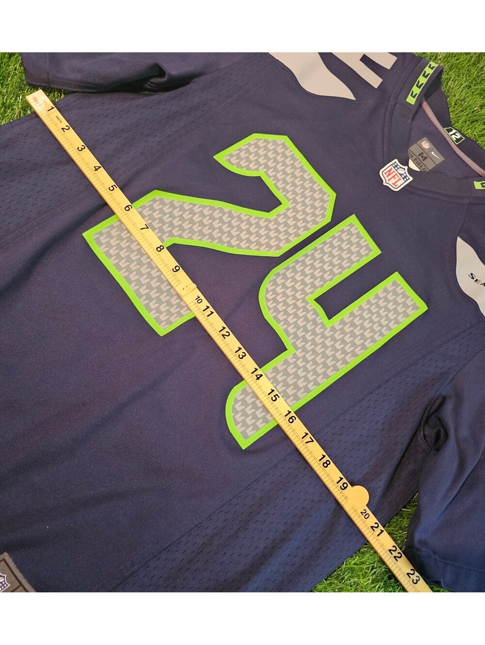 Authentic Seattle Seahawks Lynch NFL #24 Football Jersey Medium Beast Mode - Picture 4 of 9